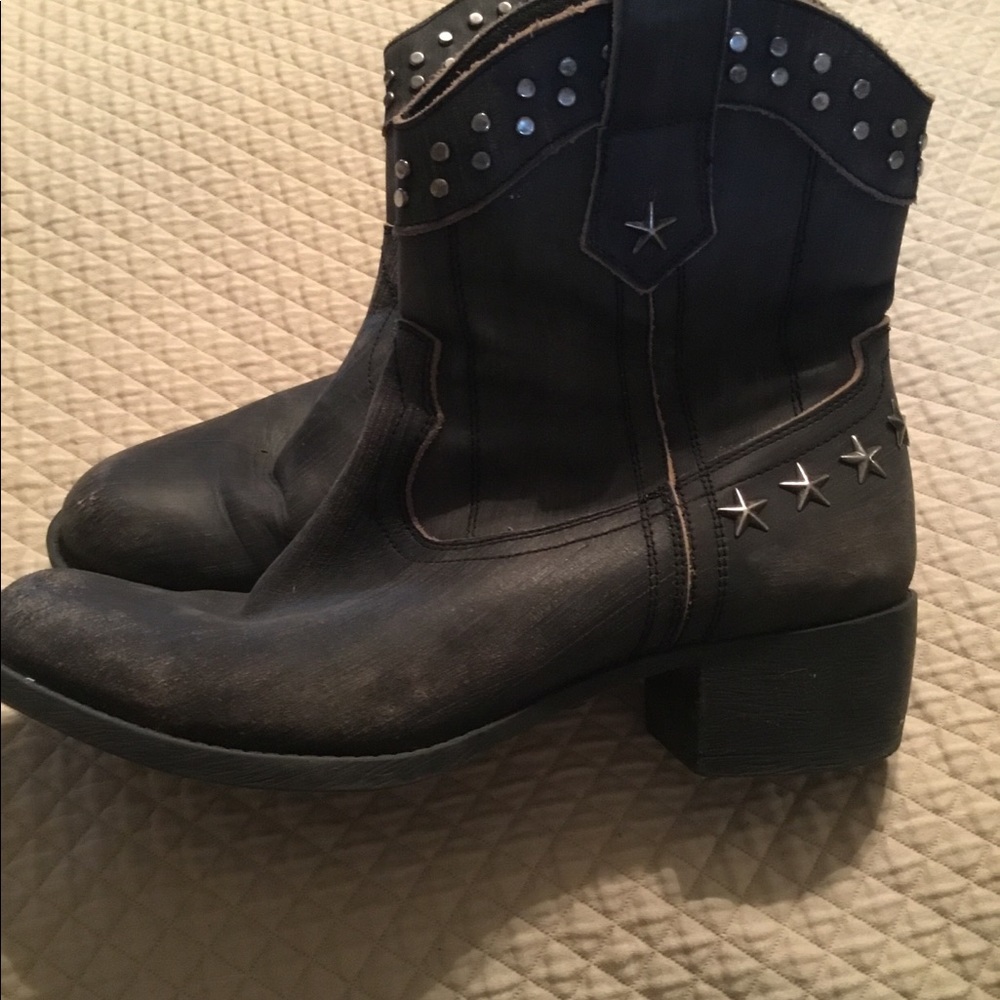 Guess booties